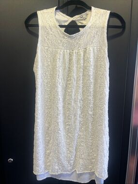 Lace long sleeveless top